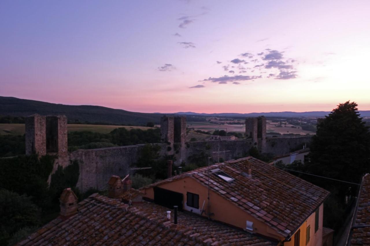 Rooms And Wine Al Castello Monteriggioni Kültér fotó